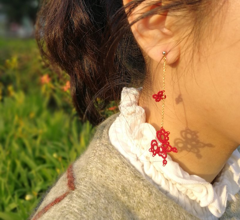 手织蕾丝蝴蝶耳环(红色) / 情人节 / 耳夹 - 耳环/耳夹 - 棉．麻 红色