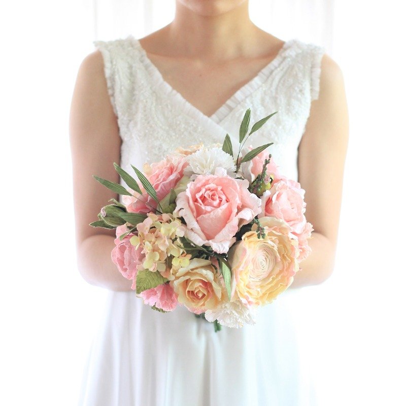MB208 : Wedding Paper Flower Medium Flower Bridal Bouquet Lively Roses&Carnations Size 10.5"x16" - 木工/竹艺/纸艺 - 纸 粉红色