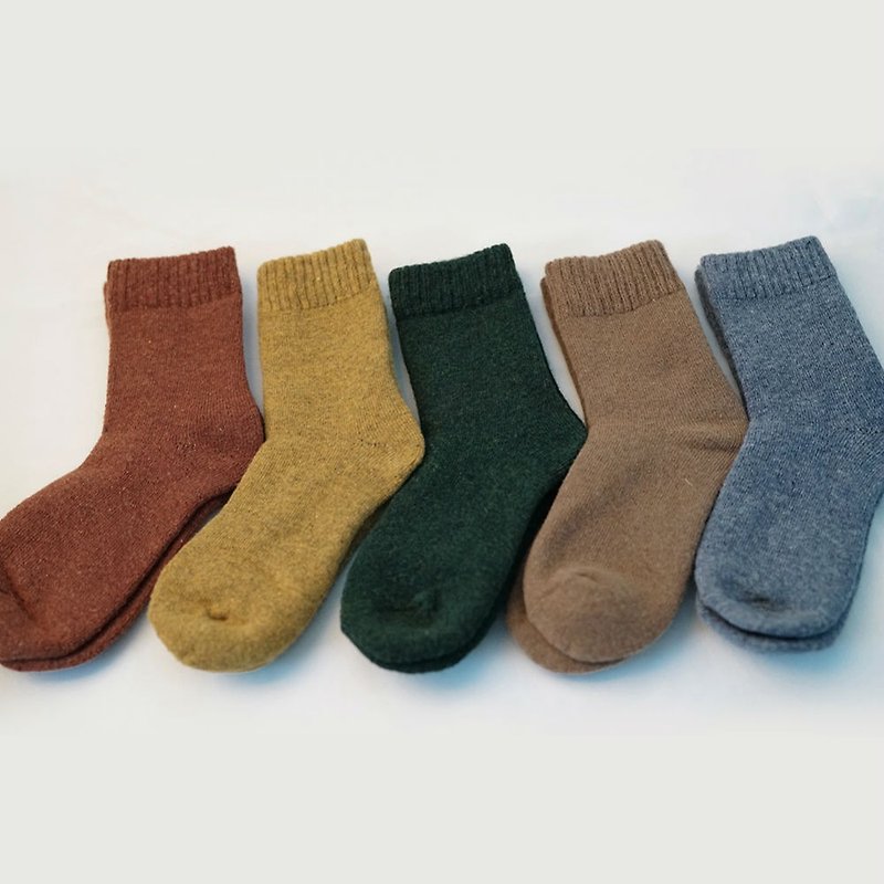 六色 溫暖純色羊毛混紡中筒襪子 羊毛襪 冬天裏的一坨暖腳好物 - 袜子 - 羊毛 灰色