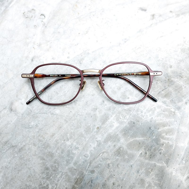 【目目商行】韩国新款钛金属眼镜 钛金属酒红＋金 镜框 大框 方框 钛金属＋板材镜脚 - 眼镜/眼镜框 - 纸 红色
