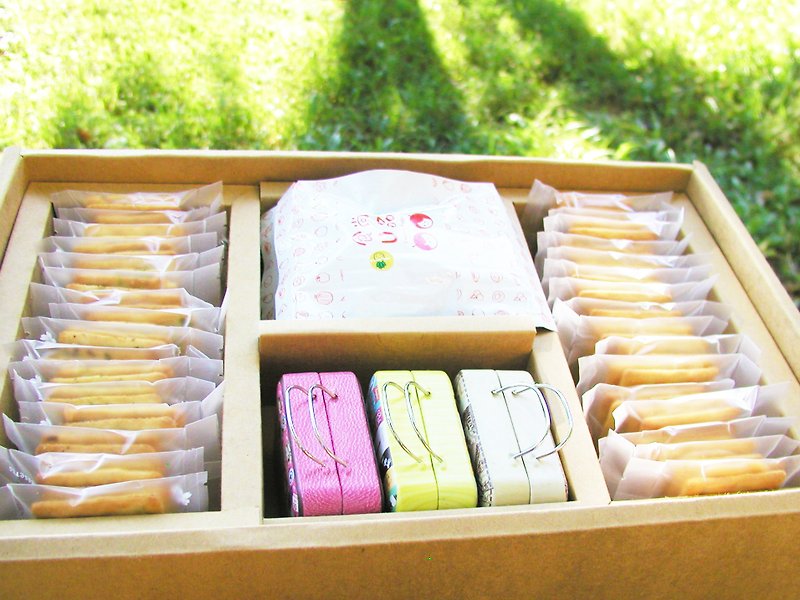 【礼盒】  生牛奶糖饼干+旅行箱牛奶糖+水果冻干 - 零食/点心 - 新鲜食材 