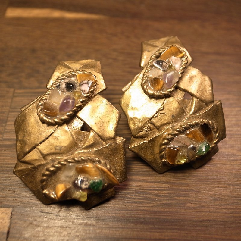 老骨头 天然石夹式耳环 VINTAGE - 耳环/耳夹 - 其他金属 金色