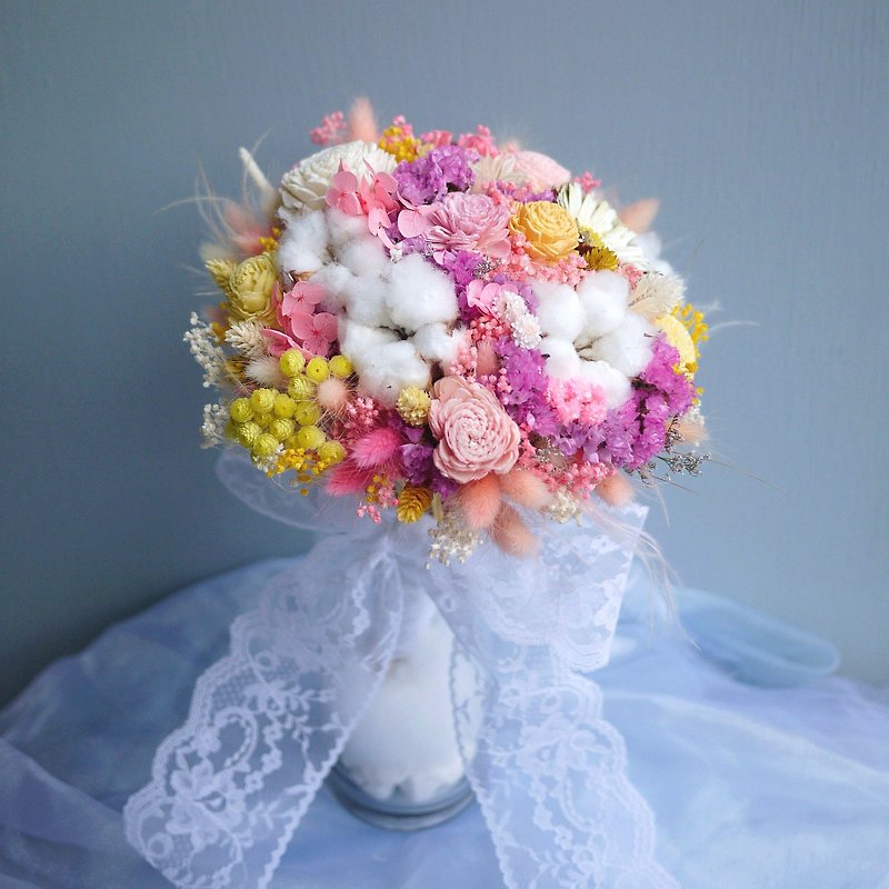 婚礼典藏-梦幻粉黄蕾丝 干燥花 新娘捧花 (含捧花盒) - 干燥花/捧花 - 植物．花 粉红色