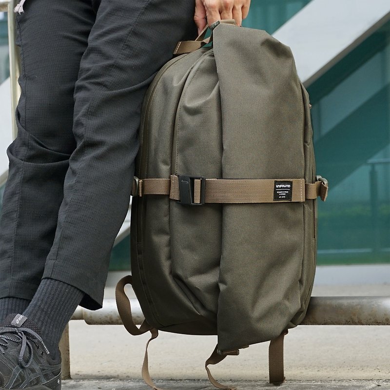 加减背包 - 大容量 / 独立笔电层 - 绿 - 后背包/双肩包 - 防水材质 绿色