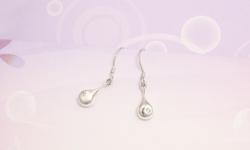 点点滑落的雨滴 / 纯银镶白钻耳环(耳针式) - 耳环/耳夹 - 宝石 银色