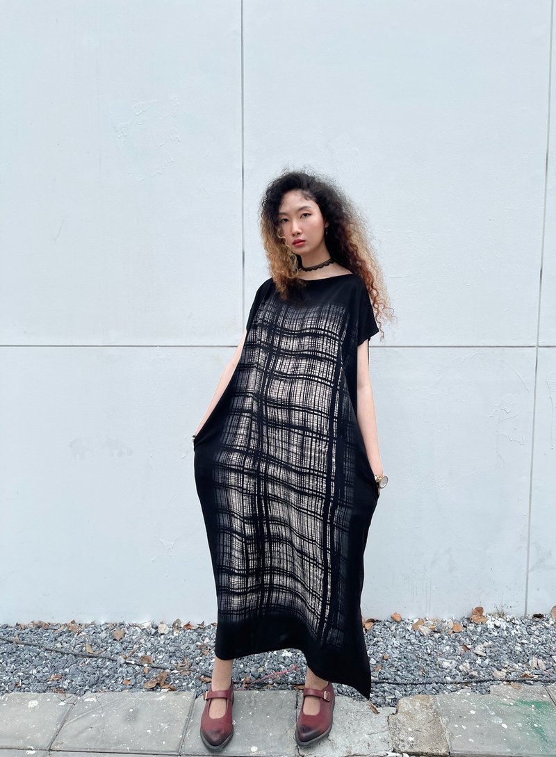 【11.11】Rectangle-long dress in tartan fabric - 洋装/连衣裙 - 棉．麻 黑色