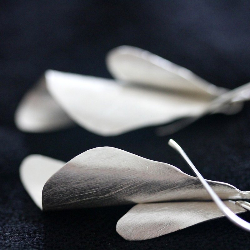 Spring sprout Handmade Silver Earring (E0139) - 耳环/耳夹 - 银 银色