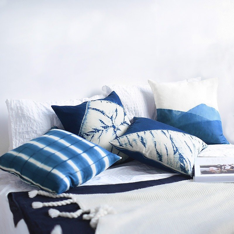 墨白四件套 草木染扎染蓝染手工中式日式苎麻亚麻抱枕靠枕 - 枕头/抱枕 - 棉．麻 蓝色