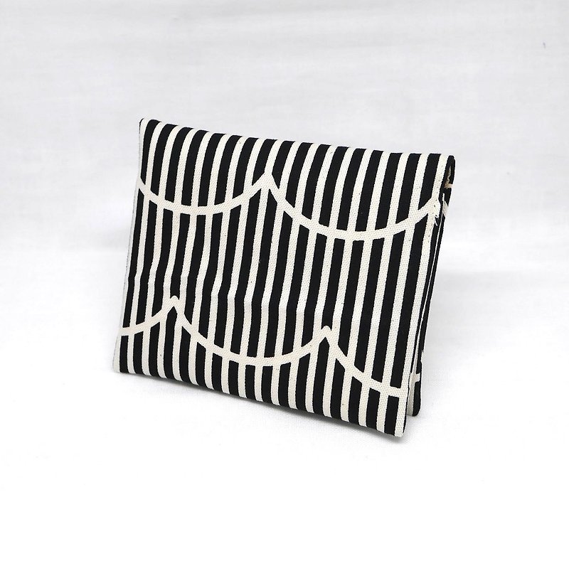 Japanese Handmade Sanitary napkins Bag - 化妆包/杂物包 - 棉．麻 黑色