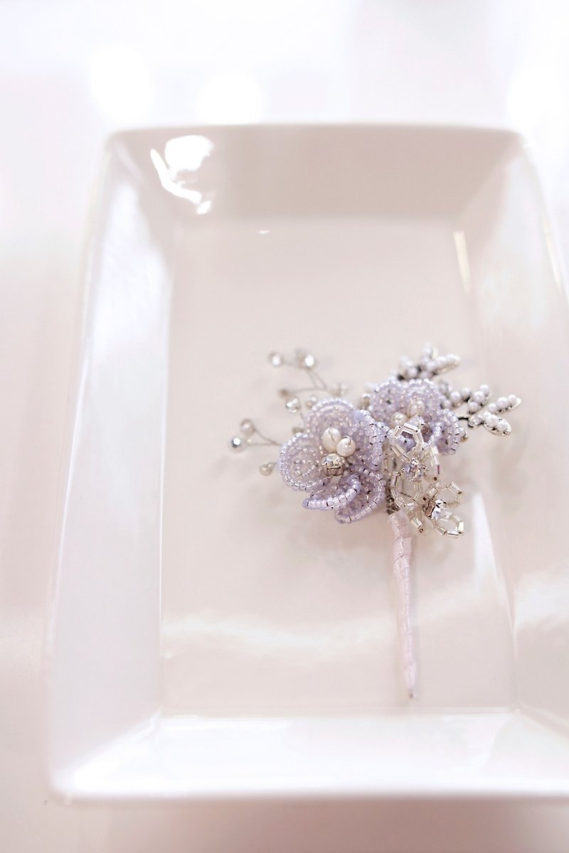 For Groom - Beads Flower Corsage 浅蓝 x 银色华丽串珠新郎襟花 - 胸针 - 其他金属 蓝色