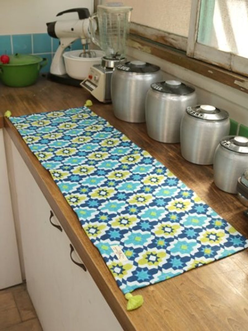 预购中  满版几何图形长条型桌巾 (两款) ISAP7365 - 摆饰 - 棉．麻 多色
