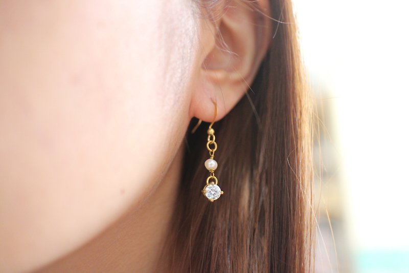 小女人-锆石 珍珠 黄铜耳环-针式 夹式 - 耳环/耳夹 - 其他金属 