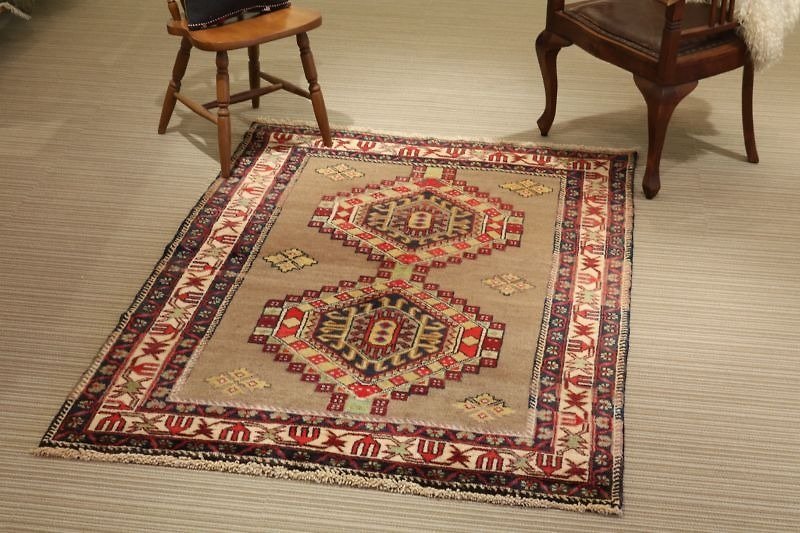 Handmade wool carpet traditional design rug 170×128cm - 被子/毛毯 - 其他材质 卡其色