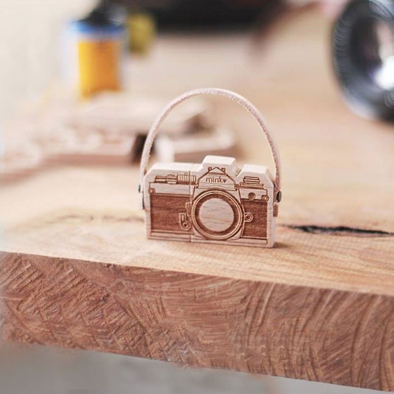 【毕业定制礼物】USB 原木随身碟 Nikon 时光相机 (含主图皮绳) - U盘 - 木头 咖啡色