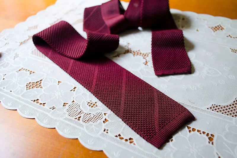 酒红素面针织窄版平头领带 #Vintage #古着 #莞洱 - 领带/领带夹 - 聚酯纤维 红色