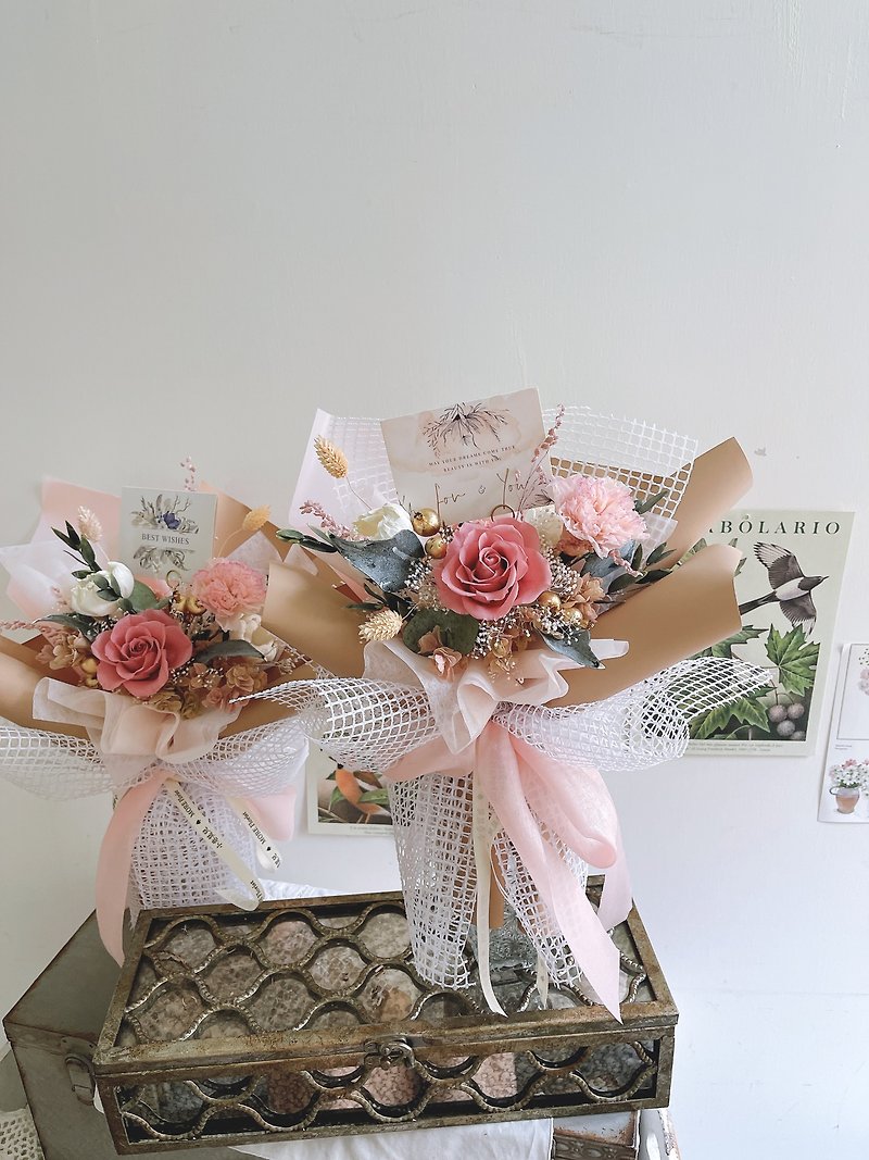 母亲节花束-永生康乃馨 玫瑰 古典玫瑰色 - 干燥花/捧花 - 植物．花 粉红色