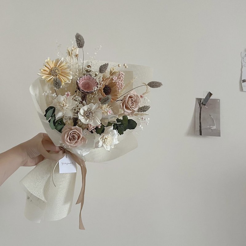 【雾粉永生玫瑰】附赠手写小卡 干燥花束 韩式花束 情人节 纪念日 - 干燥花/捧花 - 植物．花 白色