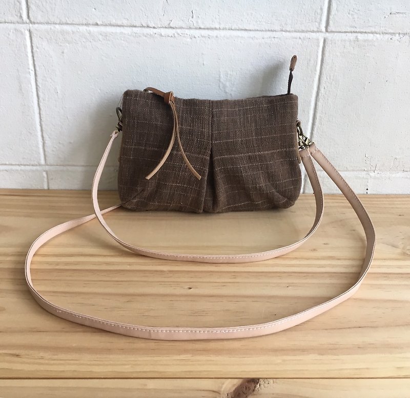 Brown Color Cross-body and Shoulder Mini Skirt Bags Size S Botanical Dyed Cotton - 侧背包/斜挎包 - 棉．麻 咖啡色