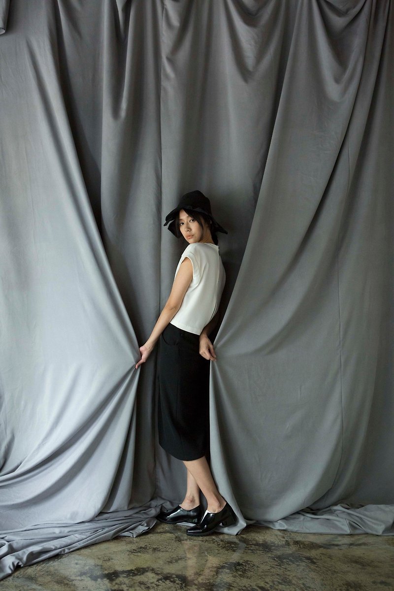 【灰色的影子】极简设计款长裙 - 裙子 - 棉．麻 黑色