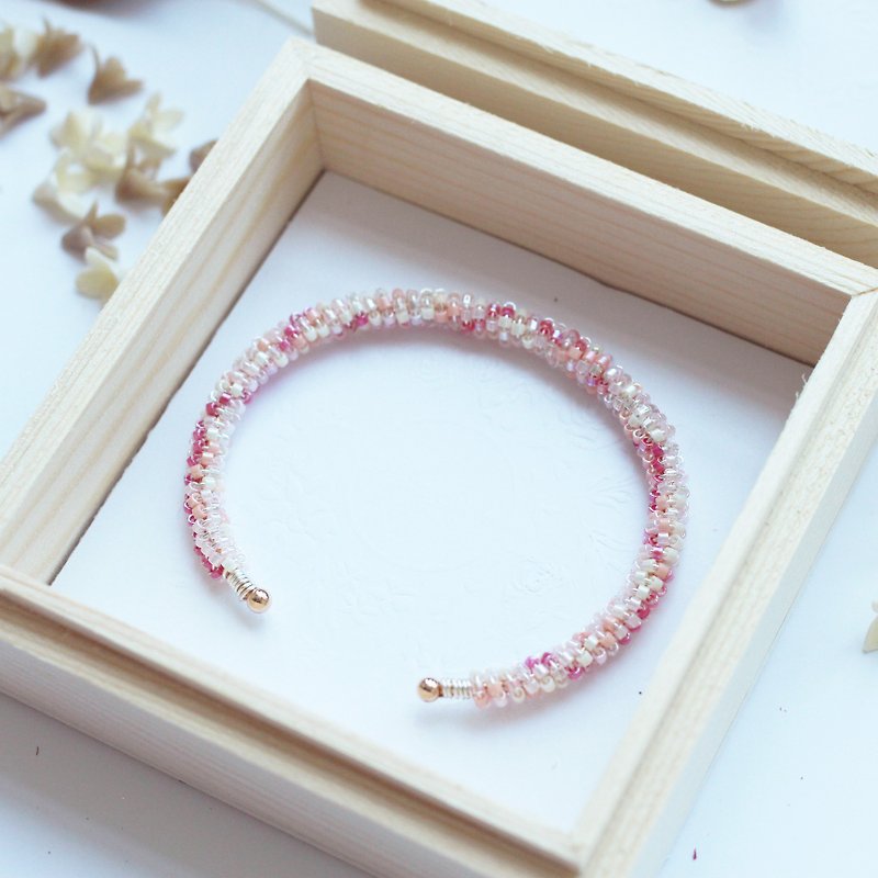 Pamycarie粉色米珠镀银铜镯 - 手链/手环 - 玻璃 粉红色