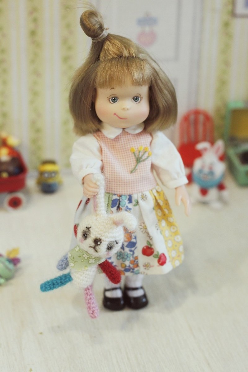 手工编织小兔娃娃别针。适合当1/6娃的拍摄道具如blythe,holala - 玩具/玩偶 - 羊毛 白色