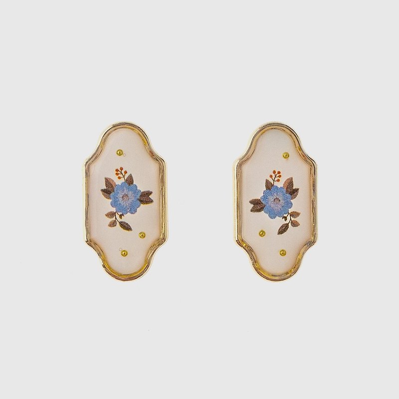 手工耳环 | Embroidered Blossom宫廷刺绣靛蓝花 - 耳环/耳夹 - 树脂 多色