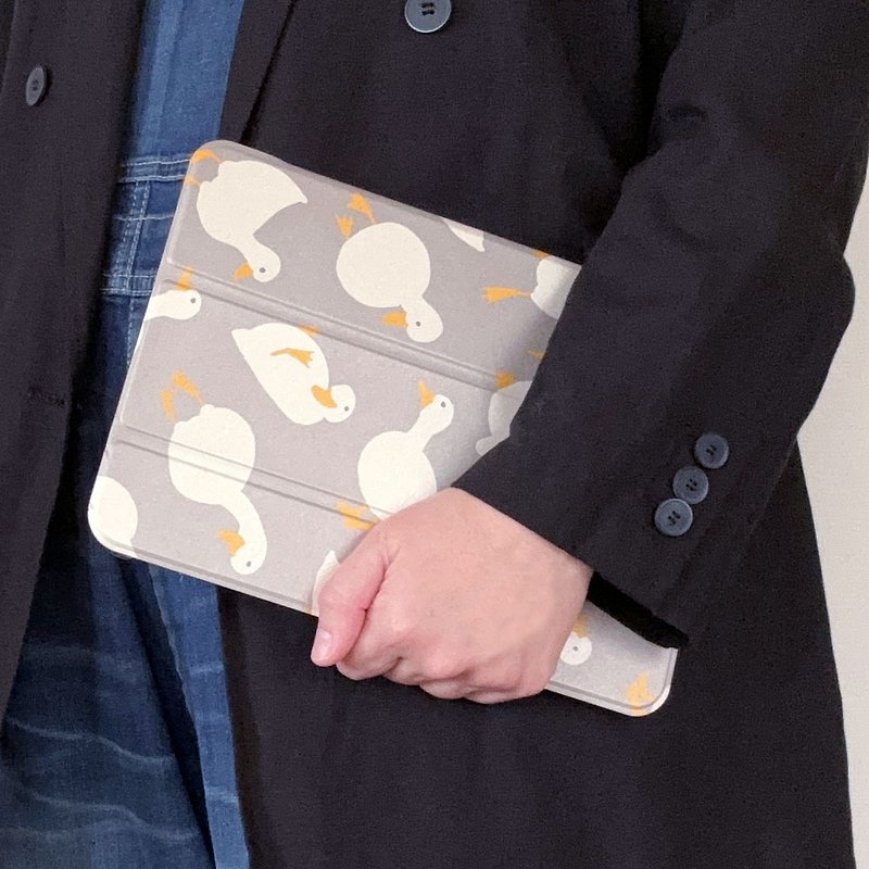 手帳型iPadケース【アヒル・グレー】三折りスタンド機能付プラケースタイプ - 平板/电脑保护壳 - 塑料 灰色