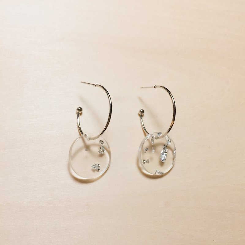 复古透明银箔C形耳环 - 耳环/耳夹 - 树脂 银色