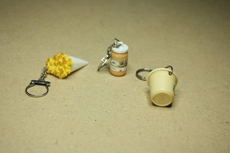 购自荷兰 20 世纪中期 薯条 美乃滋造型 古董钥匙圈    Remia已售 - 钥匙链/钥匙包 - 塑料 