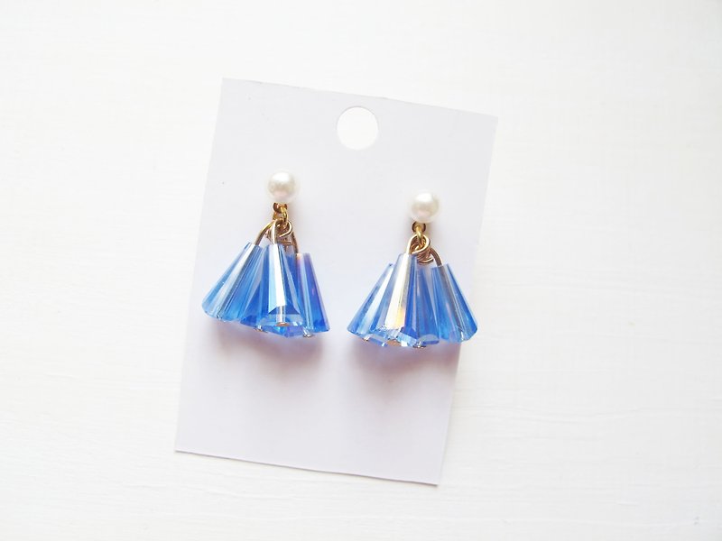Rosy Garden 湖水蓝色芭蕾舞裙子柱状水晶耳环 可换夹式 - 耳环/耳夹 - 其他材质 蓝色