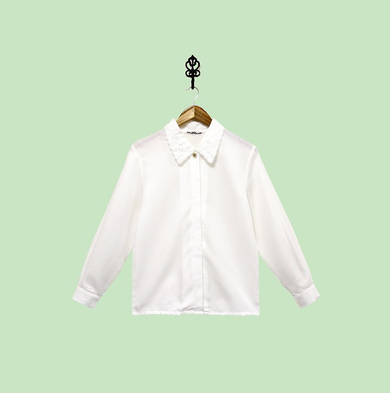 Back to Green::  日本细致衣领纯白丝质衬衫  古典点点篓空 精致钮扣   vintage - 女装衬衫 - 丝．绢 白色