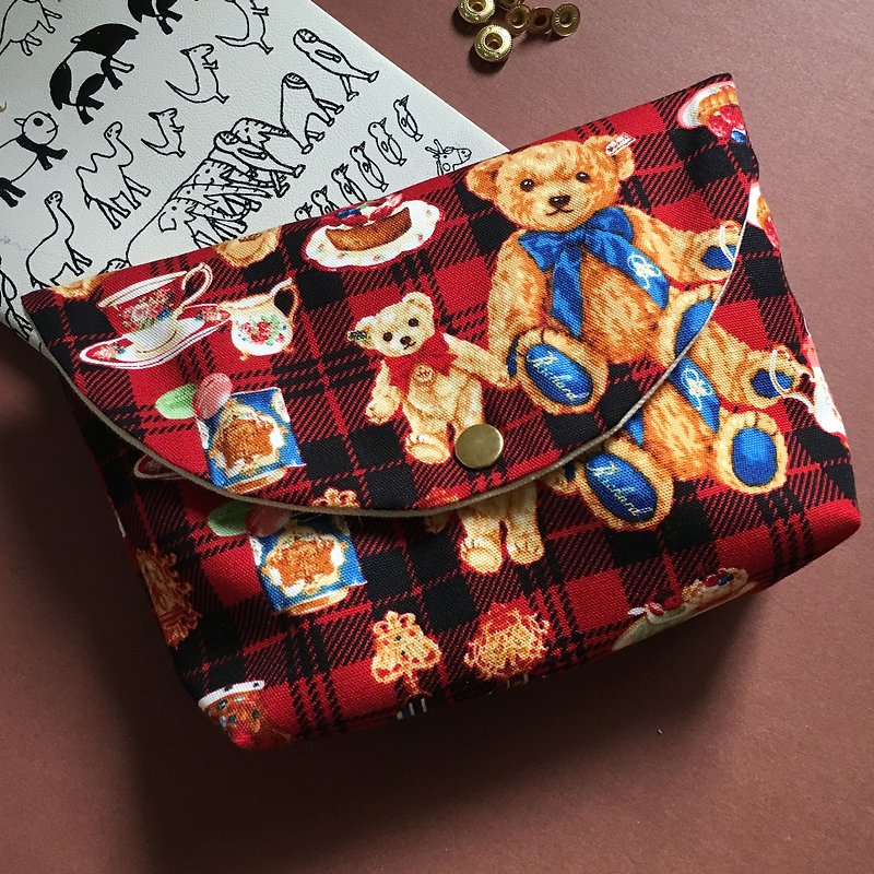 【泰迪熊】 化妆包 可爱笔袋 收纳 文件 相机包 日本布料 - 化妆包/杂物包 - 棉．麻 