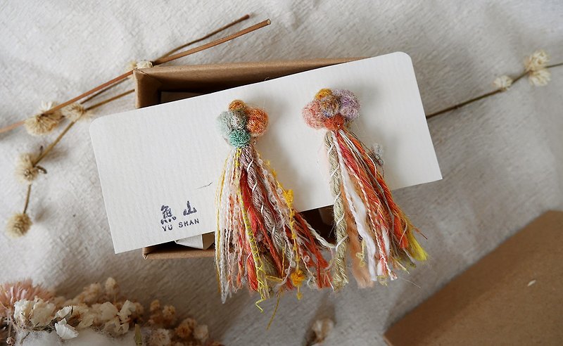 【多一点】手工羊毛毡纱线耳环 | 橘红 | 夹式 - 耳环/耳夹 - 聚酯纤维 橘色