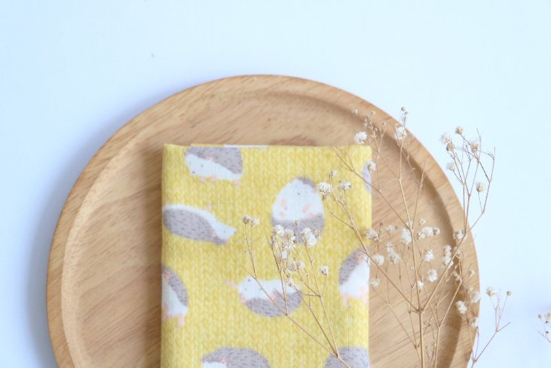 MaryWil巾巾系列-小刺猬手巾/手帕 - 手帕/方巾 - 棉．麻 黄色