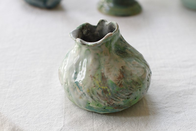 手绘番石榴小花瓶 - 花瓶/陶器 - 陶 绿色