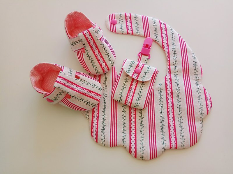 小叶片弥月礼物 婴儿鞋+围兜+平安符袋 - 满月礼盒 - 棉．麻 粉红色