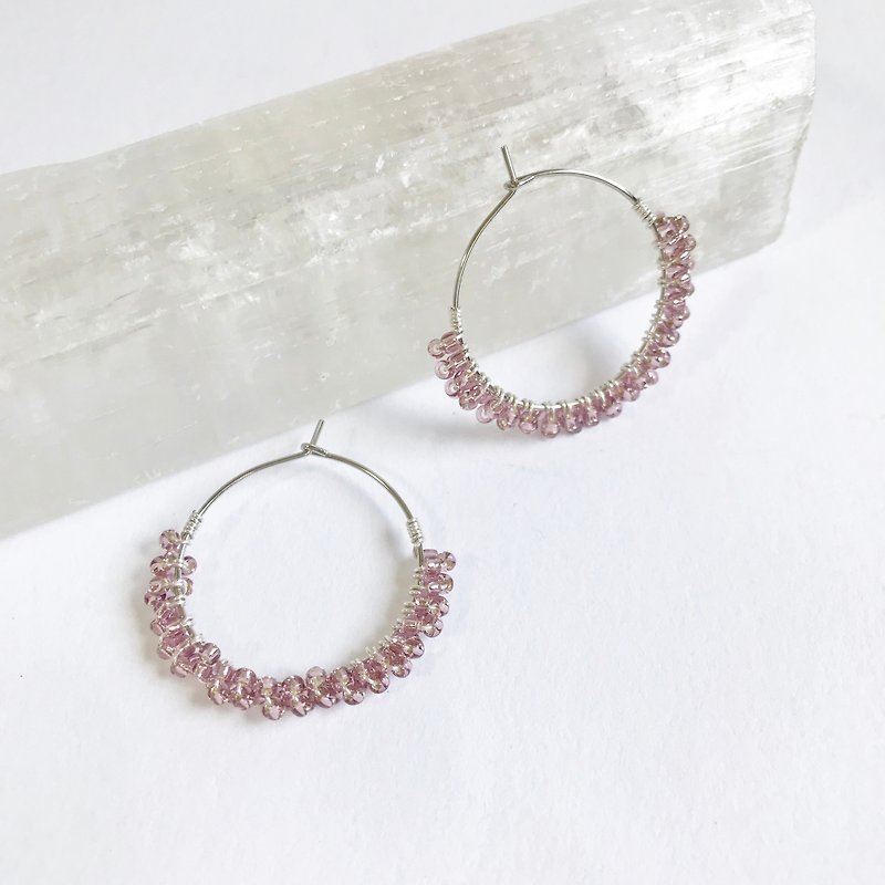 Antique pink hoop earring - 耳环/耳夹 - 玻璃 粉红色