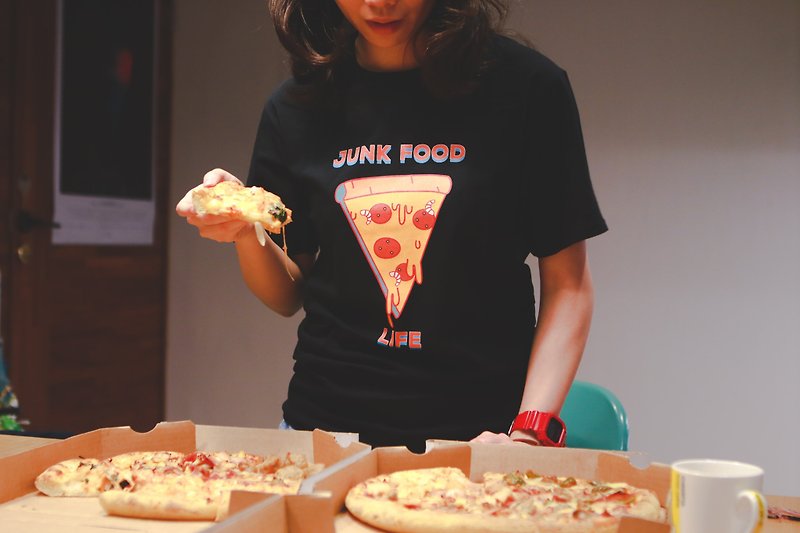 Deerhorn design / 鹿角 JUNK FOOD Pizza T-shirt - 中性连帽卫衣/T 恤 - 棉．麻 白色