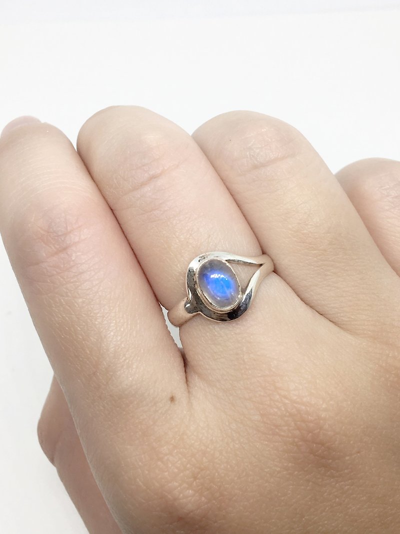 月光石925纯银篓空曲线戒指 尼泊尔手工镶嵌制作 - 戒指 - 宝石 蓝色