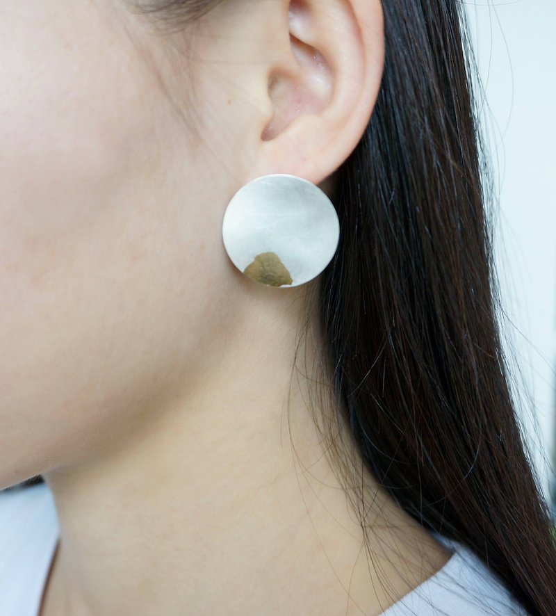 纯银耳环 几何系列 耳针款 金箔质感(大) - 耳环/耳夹 - 纯银 金色