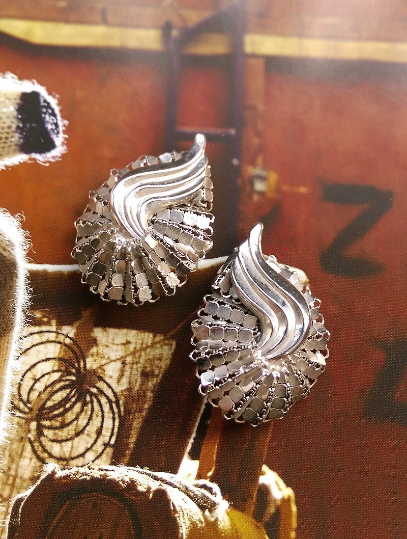 西洋古董饰品。精致银色调意象 夹式耳环 - 耳环/耳夹 - 其他金属 银色