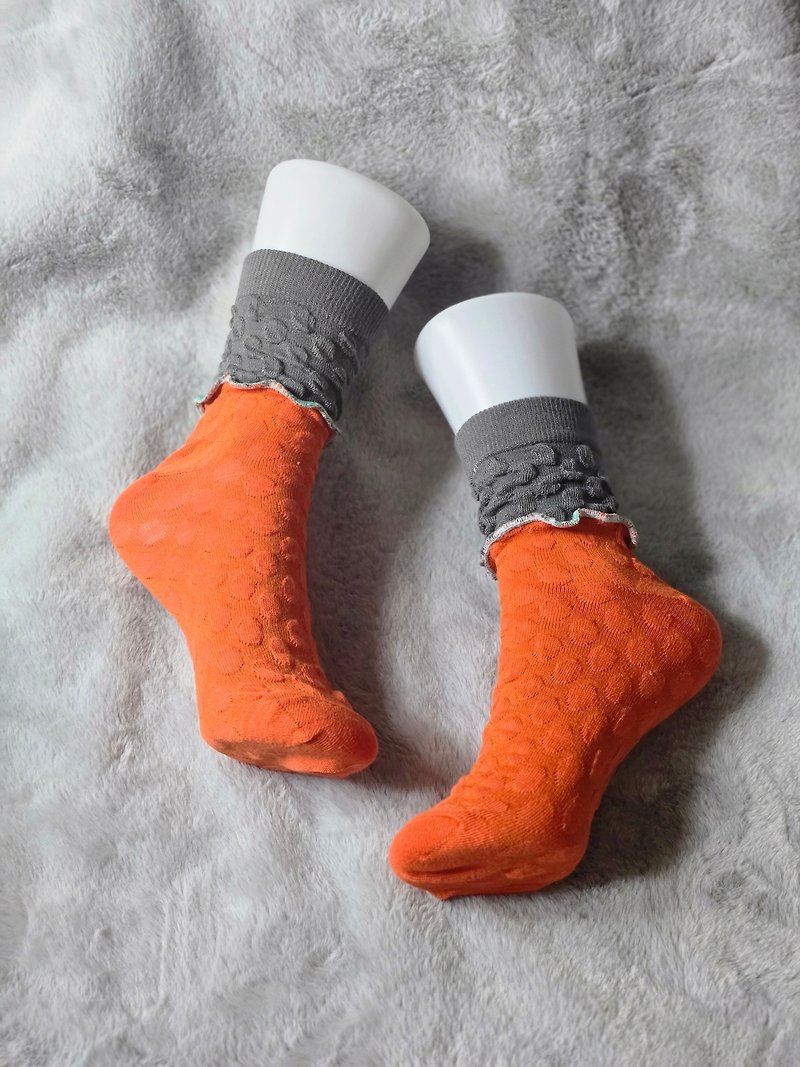 オレンジ×グレー　カラフルメロウソックス 派手靴下 個性的 22.5〜25 女性靴下 socks - 袜子 - 其他材质 橘色