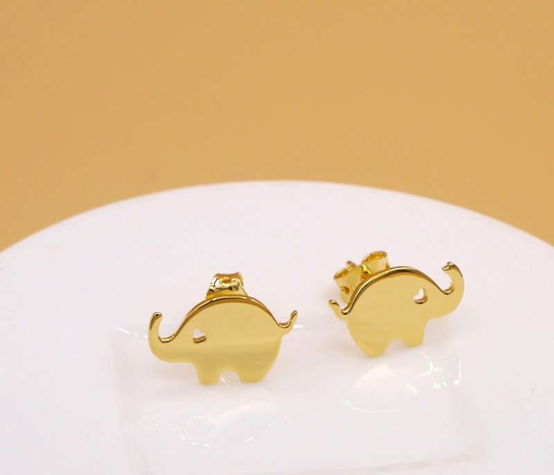 Handmade Little Elephant Earring - 18K gold plated Little Me by CASO jewelry - 耳环/耳夹 - 其他金属 金色