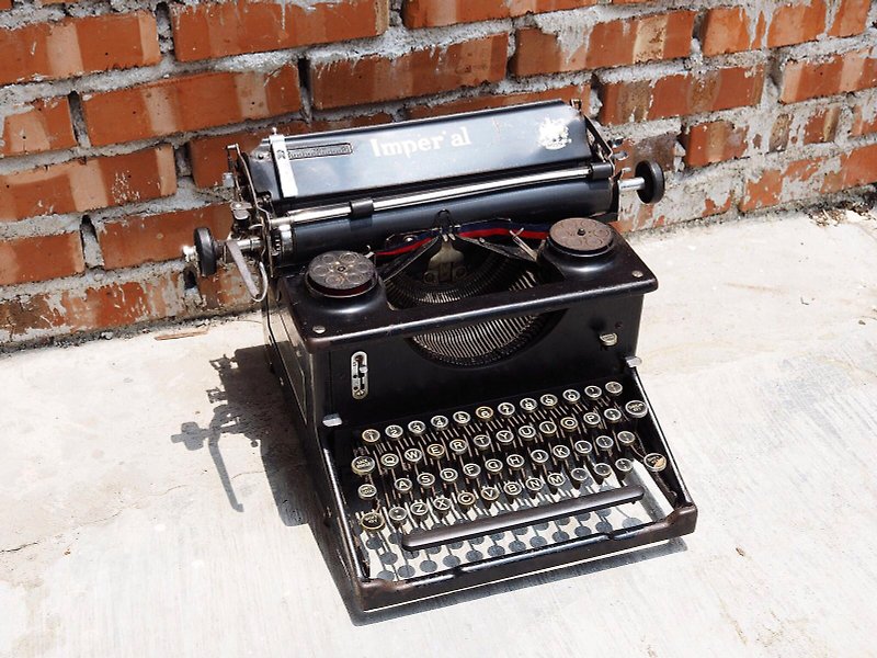 【售出】英国1920年代Imperial古董打字机 - 摆饰 - 其他金属 