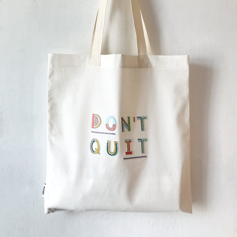 Don't Quit. Do It, 刺绣字母布袋, 全人手制Tote bag - 侧背包/斜挎包 - 棉．麻 卡其色