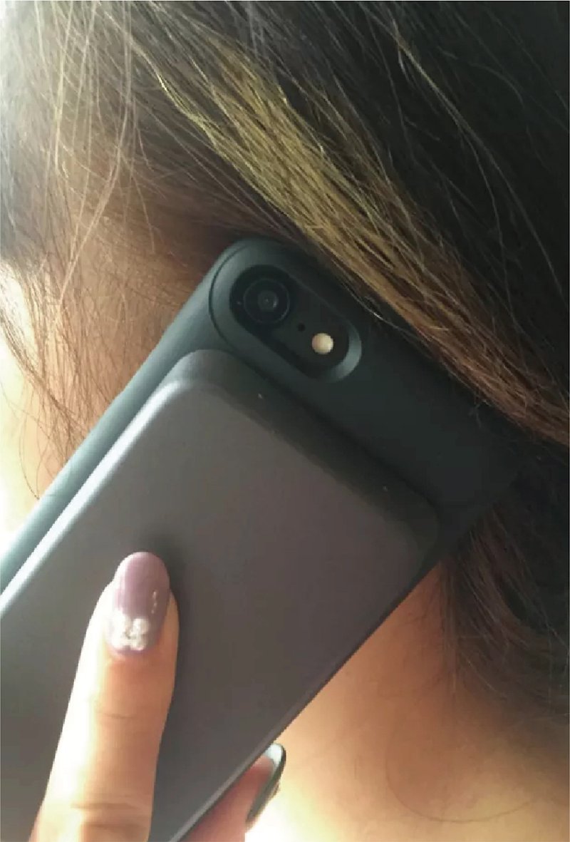 iPhone 专用磁吸充电电池 6/7/8/SE3系列适用 - 充电宝/传输线 - 塑料 黑色