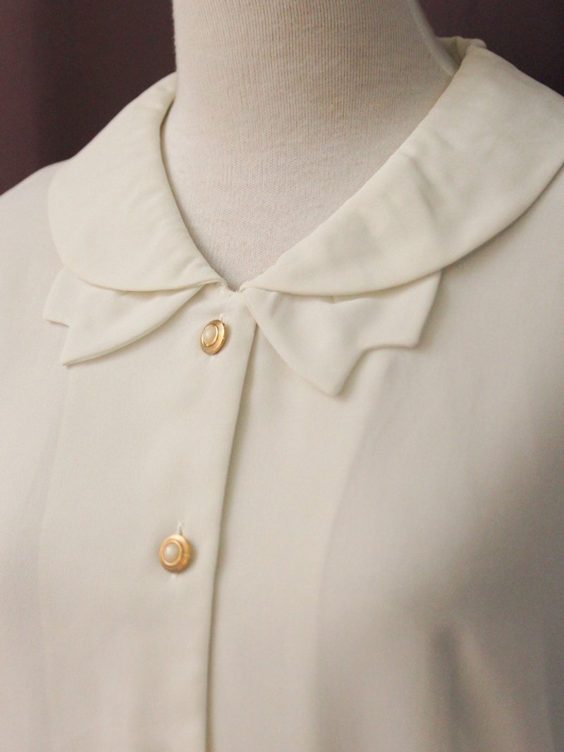 复古日本制宽松典雅樱花瓣翻领白色短袖古着衬衫 - 女装衬衫 - 聚酯纤维 白色