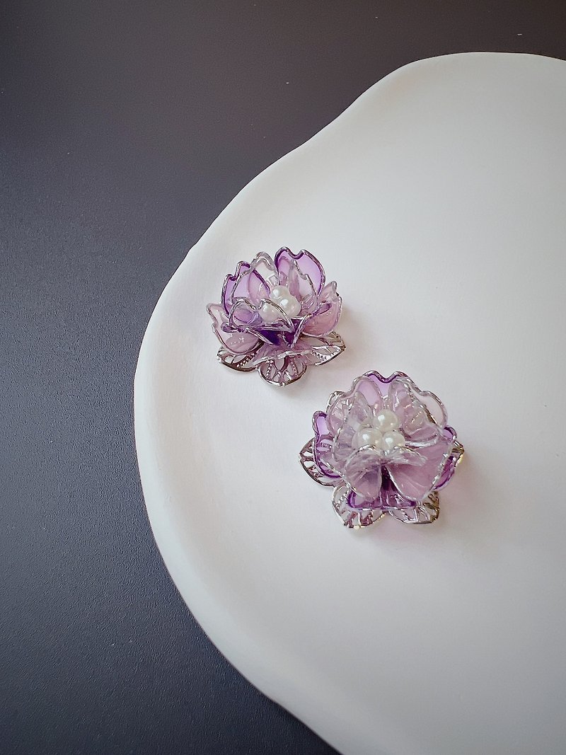 夜樱 樱花花瓣贴耳树脂耳环 - 耳环/耳夹 - 树脂 紫色