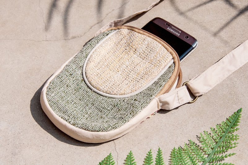 天然棉麻 手织布手机套 收纳袋 票夹 悠游卡套-南美洲绿草原色彩 - 手机壳/手机套 - 棉．麻 多色