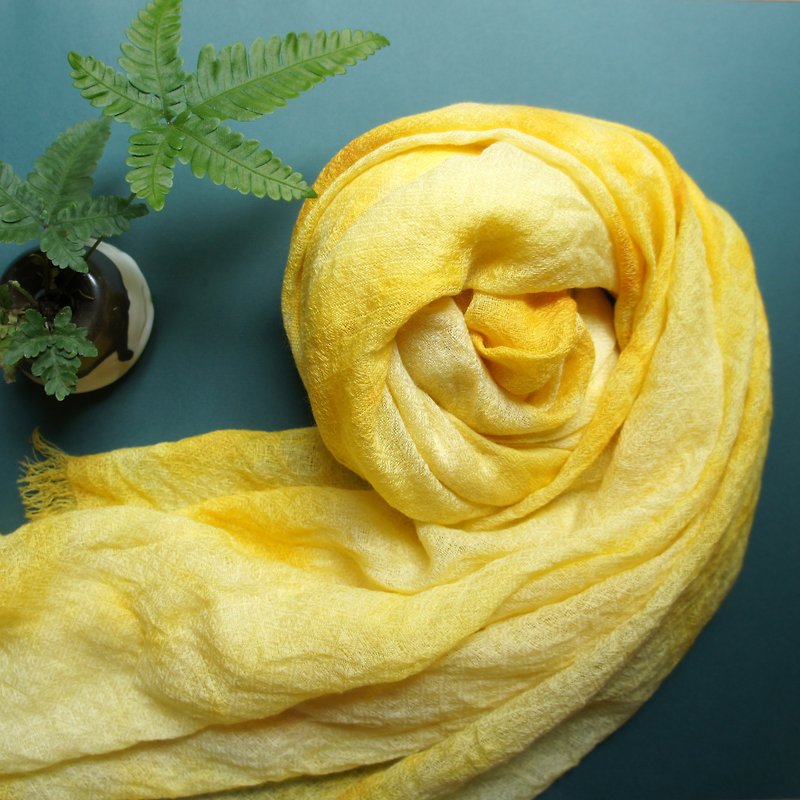 植物染纯羊毛围巾 - 丝巾 - 羊毛 黄色